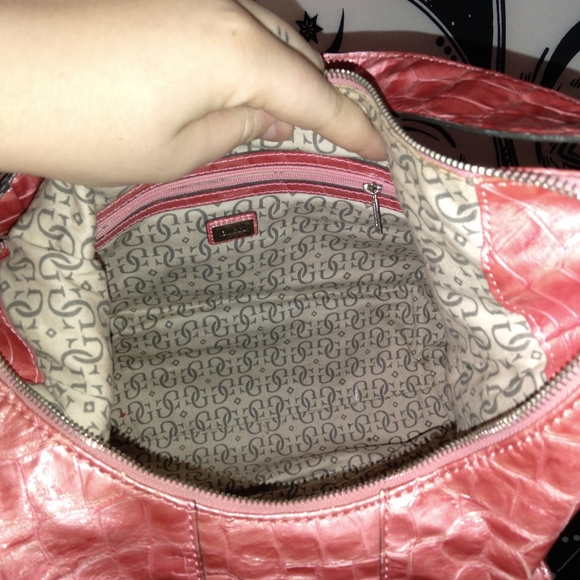 Guess Purse - Picture 4 of 5